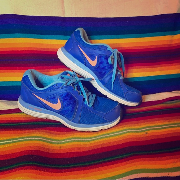 Nike Shoes - Women’s Nike Sneakers (8.5)